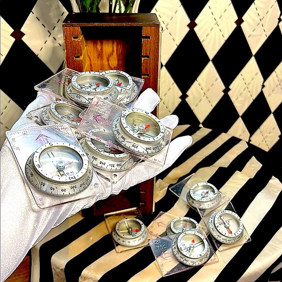 Vintage Compasses Set of 12 Silva in Wooden Box – Classic Scout Gear Collectible - Picture 13 of 16